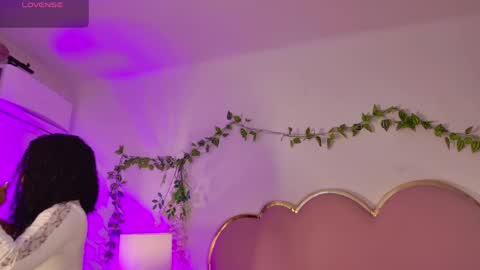 NahiaraReina  online show from June 7, 2:10 pm