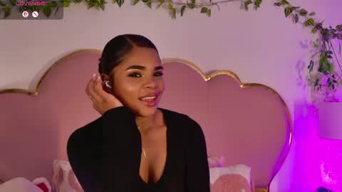 NahiaraReina  online show from June 11, 3:32 pm