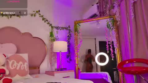 NahiaraReina  online show from August 1, 2:05 pm