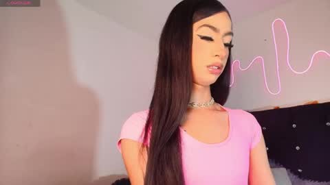 Snapshot of nahiavictoria chatting on May 8, 7:41 pm NahiaVictoria online show from May 8, 7:41 pm
