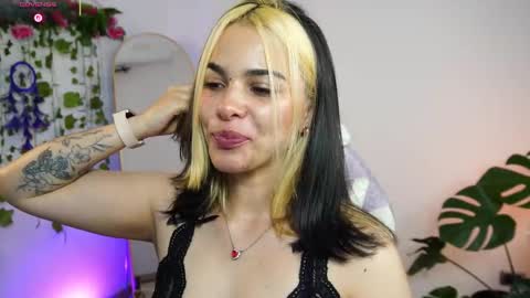 Snapshot of naho_4269 chatting on March 6, 1:02 am Naho Sigueme en mis Redes Sociales Follow me on my social networks online show from March 6, 1:02 am