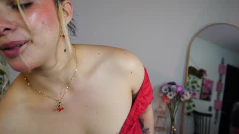 Snapshot of naho_4269 chatting on April 10, 1:33 am Naho Sigueme en mis Redes Sociales Follow me on my social networks online show from April 10, 1:33 am