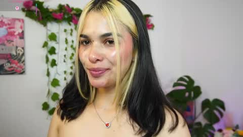 Snapshot of naho_4269 chatting on April 18, 1:42 am Naho Sigueme en mis Redes Sociales Follow me on my social networks online show from April 18, 1:42 am