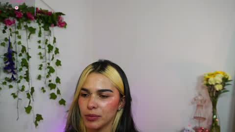 Snapshot of naho_4269 chatting on April 30, 1:34 am Naho Sigueme en mis Redes Sociales Follow me on my social networks online show from April 30, 1:34 am