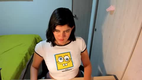 independent model online show from April 23, 6:47 am