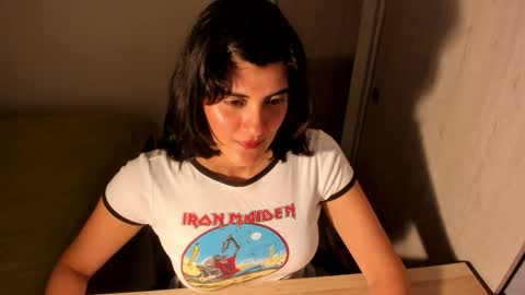 independent model online show from June 9, 12:55 am