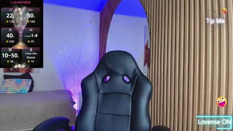 Snapshot of nahomi_blaze56eup chatting on April 4, 10:07 pm valeria online show from April 4, 10:07 pm