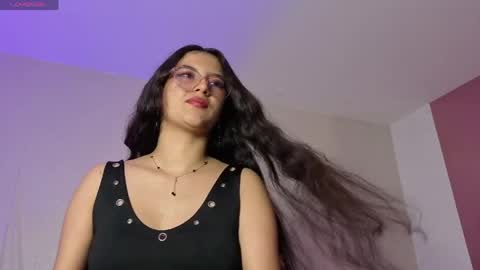 Snapshot of nahomi_blaze56eup chatting on April 11, 8:35 pm valeria online show from April 11, 8:35 pm