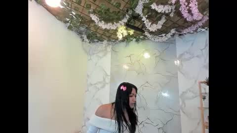 nahomi_hot2002 online show from June 4, 1:17 pm