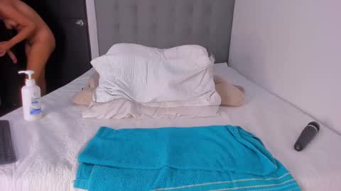 Snapshot of nahomi_miller_ chatting on February 28, 2:42 am Laura online show from February 28, 2:42 am