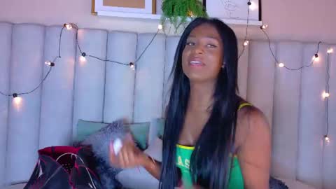 Snapshot of nahomicampbell_ chatting on June 25, 11:53 pm VICTORIA online show from June 25, 11:53 pm
