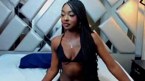 Snapshot of nahomii_hill chatting on June 22, 9:45 pm Nahomi online show from June 22, 9:45 pm