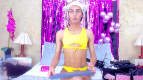 Nahomi  online show from January 12, 4:56 pm