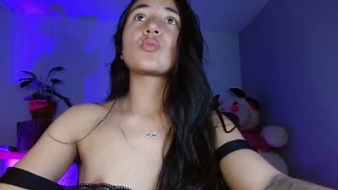 Snapshot of nahomy_rain chatting on June 14, 2:09 am online show from June 14, 2:09 am