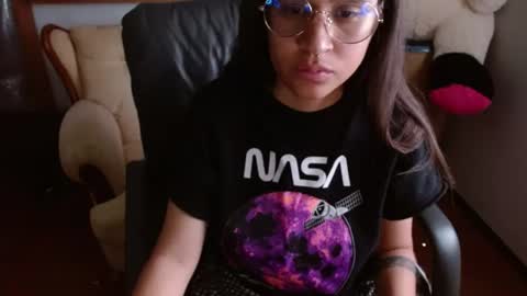Snapshot of nahomy_rain chatting on June 21, 5:04 pm online show from June 21, 5:04 pm