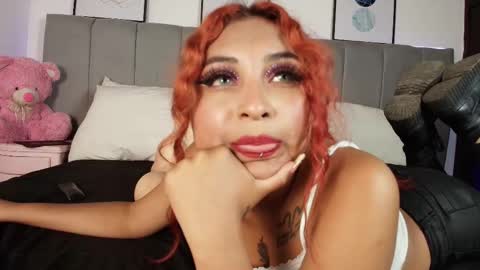 Snapshot of naia_cruz_ chatting on November 26, 8:10 pm Naia online show from November 26, 8:10 pm