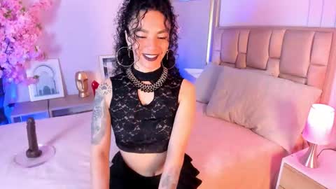 Ana online show from December 1, 9:53 pm