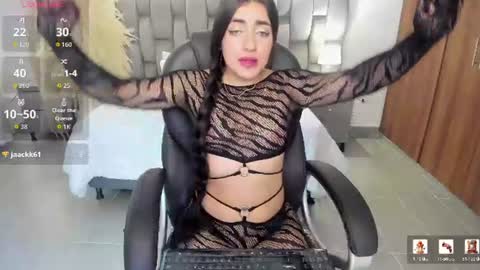 Snapshot of naiah_blue chatting on July 1, 9:03 pm naiah_blue online show from July 1, 9:03 pm