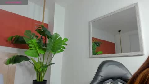 Snapshot of naiara30_ chatting on May 27, 7:22 pm N A I A R A online show from May 27, 7:22 pm