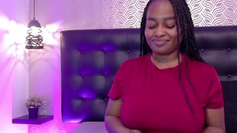 naiaramasson_ online show from July 16, 12:11 pm