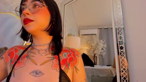 naiawhisper online show from February 20, 5:15 am