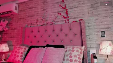 naiawhisper online show from March 14, 4:51 am