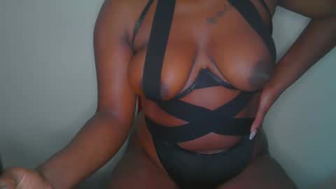 naiebony online show from February 16, 11:45 pm