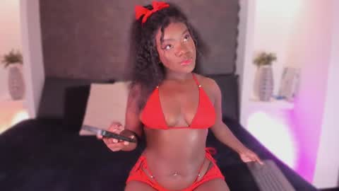 naina deivis33 online show from June 24, 4:00 am