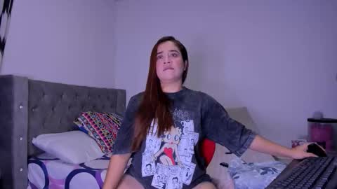 Natalia Flores online show from January 31, 10:41 pm