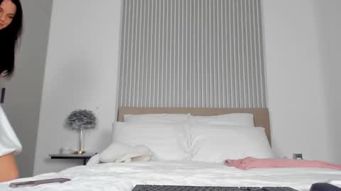 Snapshot of nakedjewel chatting on March 8, 1:06 am nakedjewel online show from March 8, 1:06 am