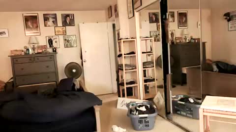 nakedmonkey online show from July 3, 2:18 am