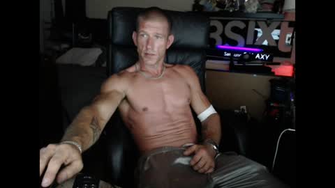 Snapshot of nakedoutsdeurwndw chatting on July 26, 11:55 pm nakedoutsdeurwndw online show from July 26, 11:55 pm