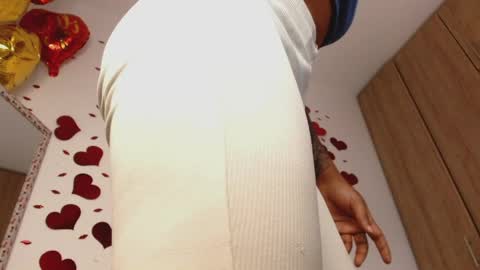 Snapshot of nala_grey chatting on May 3, 2:34 pm Nala Grey online show from May 3, 2:34 pm