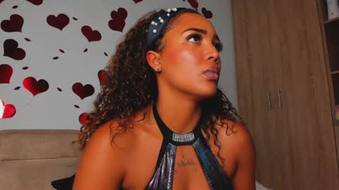 Snapshot of nala_grey chatting on May 30, 2:03 pm Nala Grey online show from May 30, 2:03 pm