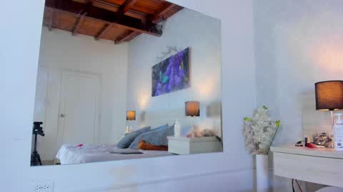 nalamittens online show from February 8, 1:32 am