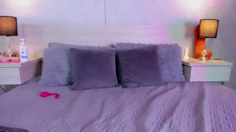 nalamittens online show from February 21, 11:32 pm