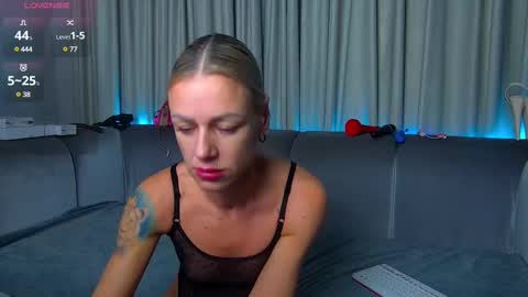 Snapshot of nally_ferrari chatting on March 3, 1:10 am Nally online show from March 3, 1:10 am