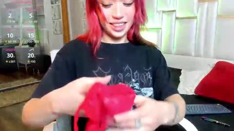 Snapshot of namearohouse chatting on October 18, 12:17 pm ----Namea------ online show from October 18, 12:17 pm