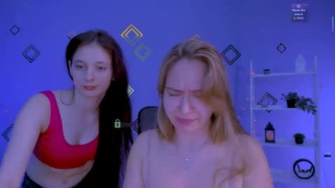 Snapshot of nami_glow chatting on March 31, 6:52 pm your Nami online show from March 31, 6:52 pm