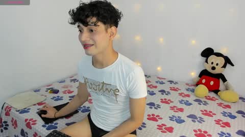 Snapshot of namir__ chatting on December 9, 1:07 am Namir online show from December 9, 1:07 am