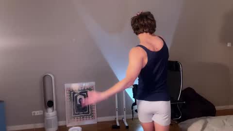 Snapshot of namiraaxel chatting on December 6, 9:13 pm Georges online show from December 6, 9:13 pm