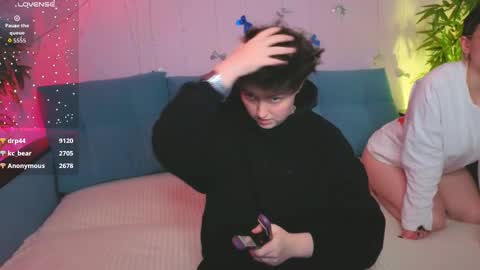 Maeve online show from December 15, 2:32 pm