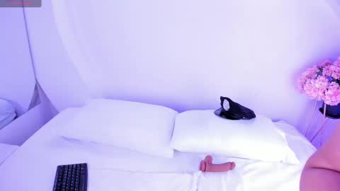 NanaOsaky online show from September 13, 12:05 pm