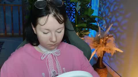 nancymartinez online show from December 20, 5:14 am