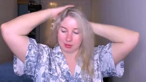 Snapshot of nancysanders chatting on May 9, 8:14 pm Nancy online show from May 9, 8:14 pm