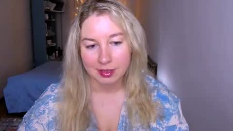 Snapshot of nancysanders chatting on June 12, 6:29 pm Nancy online show from June 12, 6:29 pm