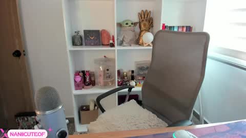 ELLA online show from January 10, 6:28 pm