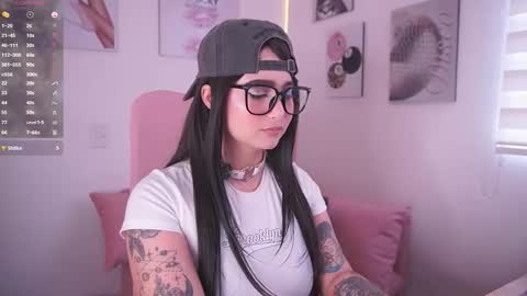 ELLA online show from November 20, 8:19 pm