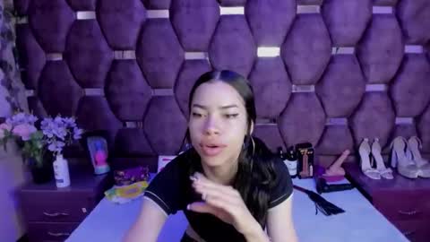 Snapshot of nanis_james15 chatting on May 17, 7:28 am nanis james15 online show from May 17, 7:28 am