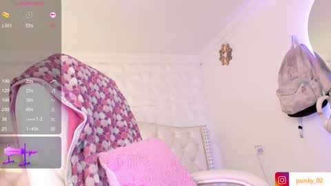 Snapshot of nanit_l chatting on December 21, 1:36 am anna online show from December 21, 1:36 am